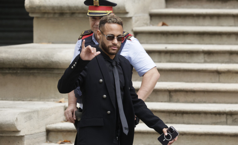 La Audiencia de Barcelona permite a Neymar ausentarse del juicio por su fichaje para el Barça