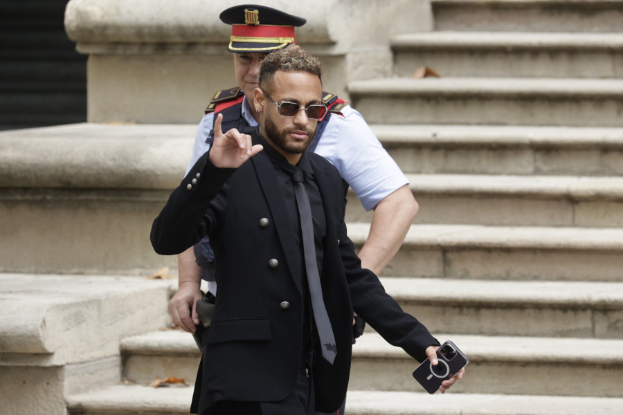La Audiencia de Barcelona permite a Neymar ausentarse del juicio por su fichaje para el Barça