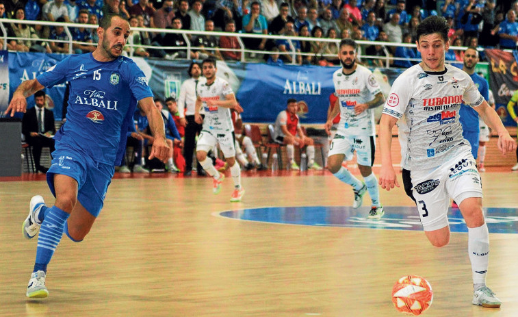 Victoria del Noia ante el Valdepeñas (3-4)