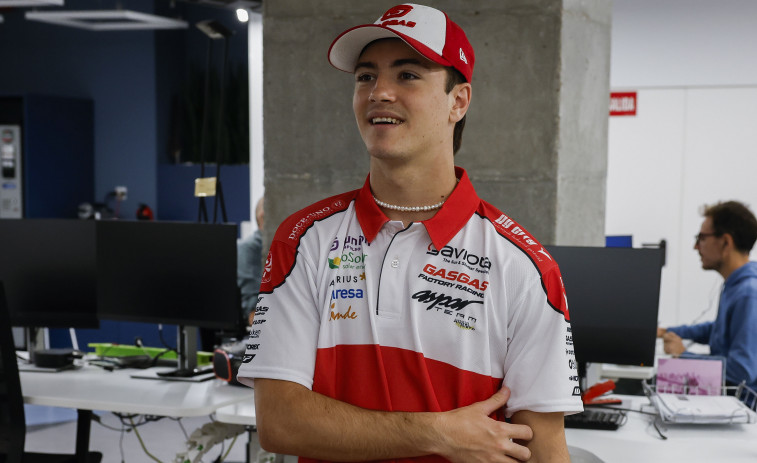 Izan Guevara celebra en Mallorca su título de campeón mundial de Moto3
