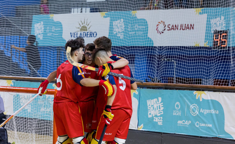 Bruno Saavedra volvió a ser titular en la victoria de España contra Colombia