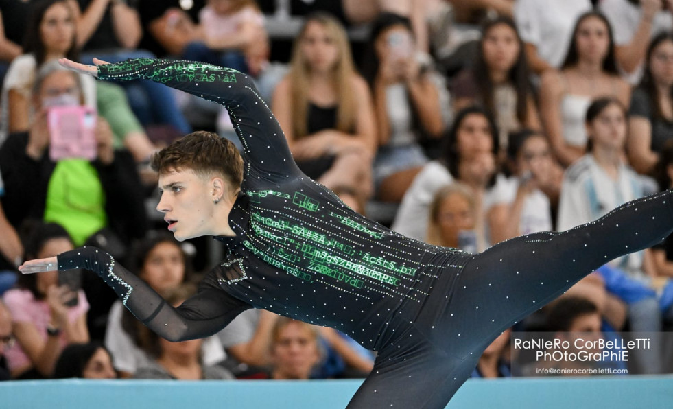 El oleirense Lucas Yáñez revalida su título mundial júnior en patinaje artístico