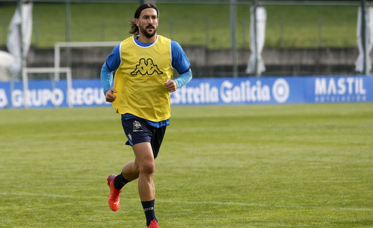 Pablo Martínez se retira del entrenamiento con molestias