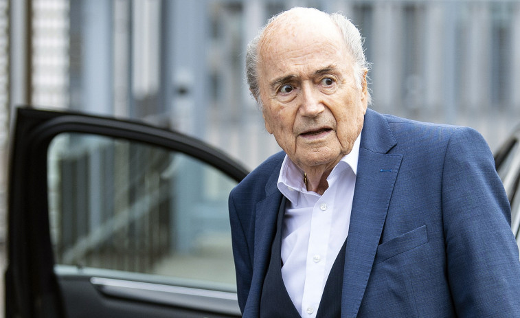 Blatter culpa a Platini del 