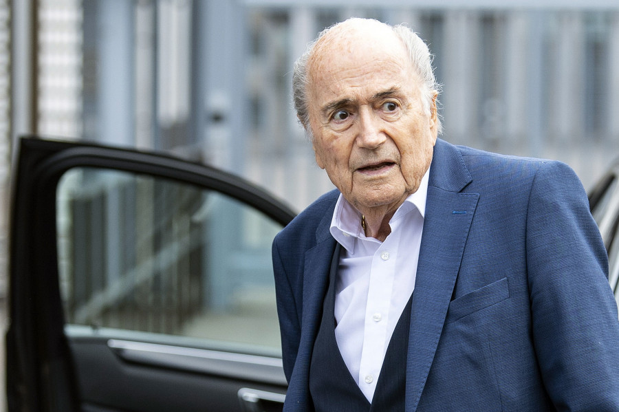 Blatter culpa a Platini del "error" de conceder el Mundial de fútbol a Qatar