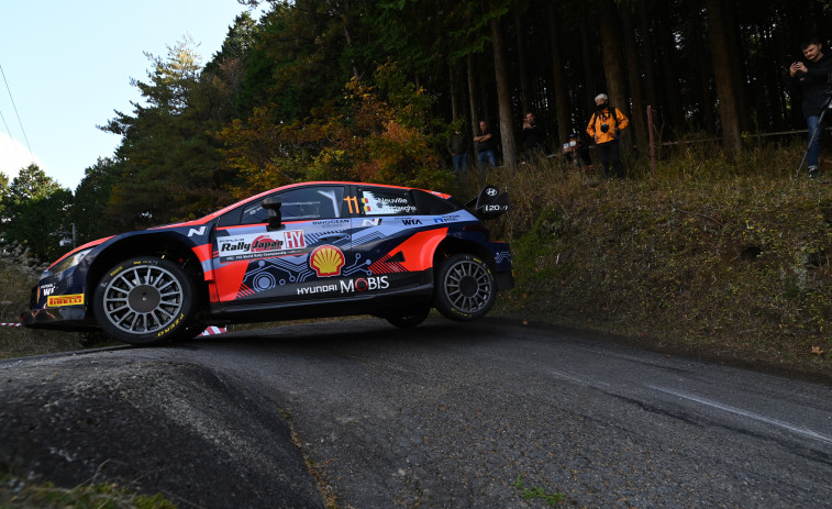 Neuville gana en Japón la última etapa del Mundial que coronó a Rovanperä