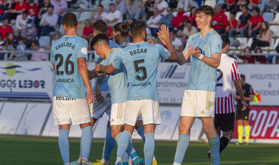 El Celta remonta y golea a un animoso Algar (1-6)