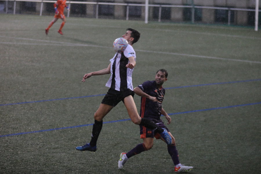 El Victoria se corona rey de A Grela en el derbi ante el Montañeros (3-0)