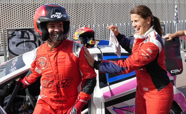 Carlos Checa y Laia Sanz impulsan al Astara hacía su Dakar más sostenible