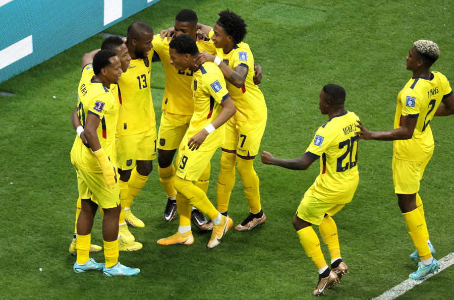 El ecuatoriano Valencia imparte una lección de fútbol a Qatar