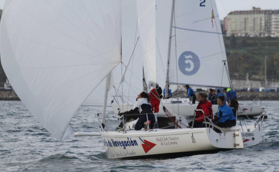 Una selección viguesa se impone en la Isabel Zendal