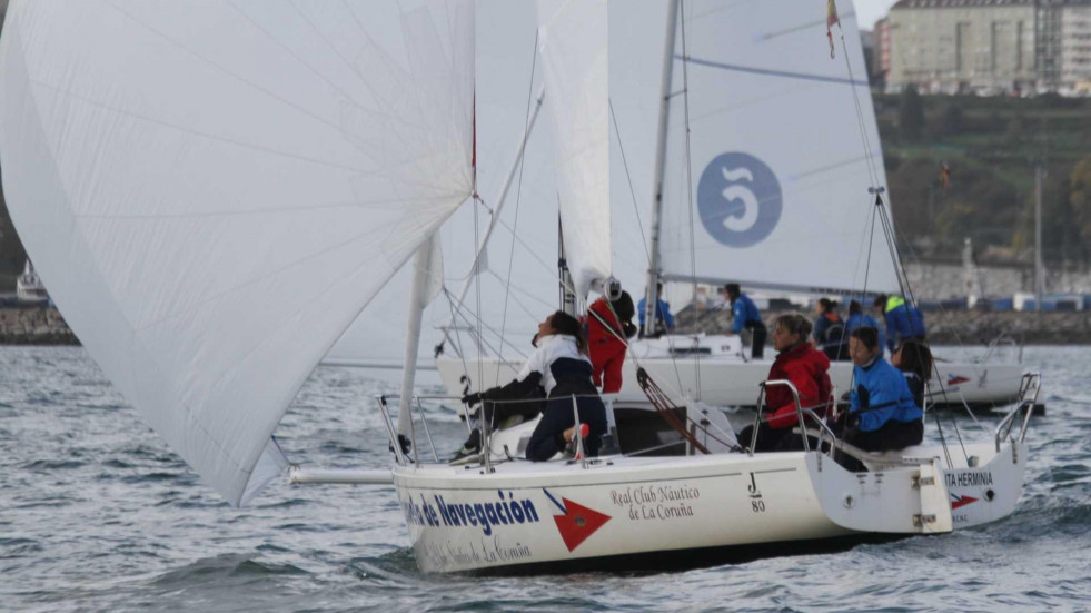 Una selección viguesa se impone en la Isabel Zendal