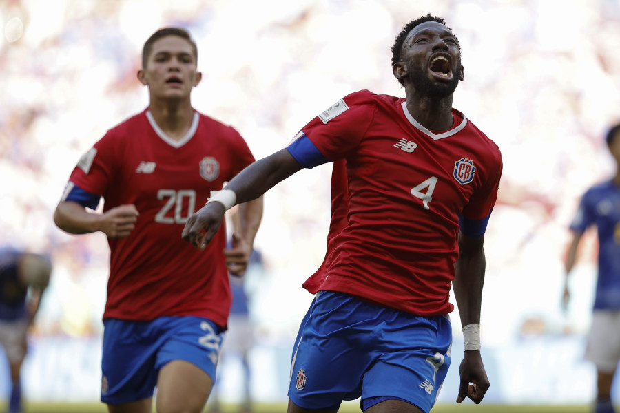 Un gol de Fuller mantiene viva a Costa Rica