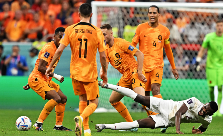 Países Bajos, al 'tran tran' hacia octavos tras derrotar 2-0 al anfitrión