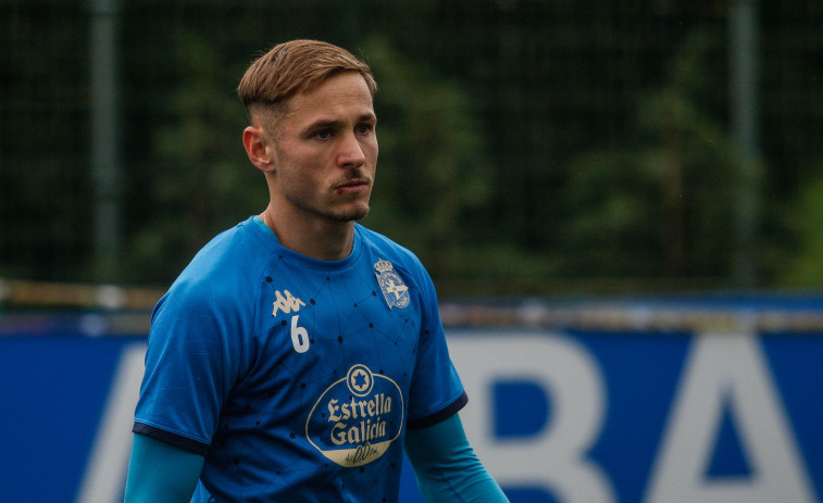 Isi Gómez: “¿El Córdoba? Estoy muy feliz de estar en el Depor, no me arrepiento de nada”