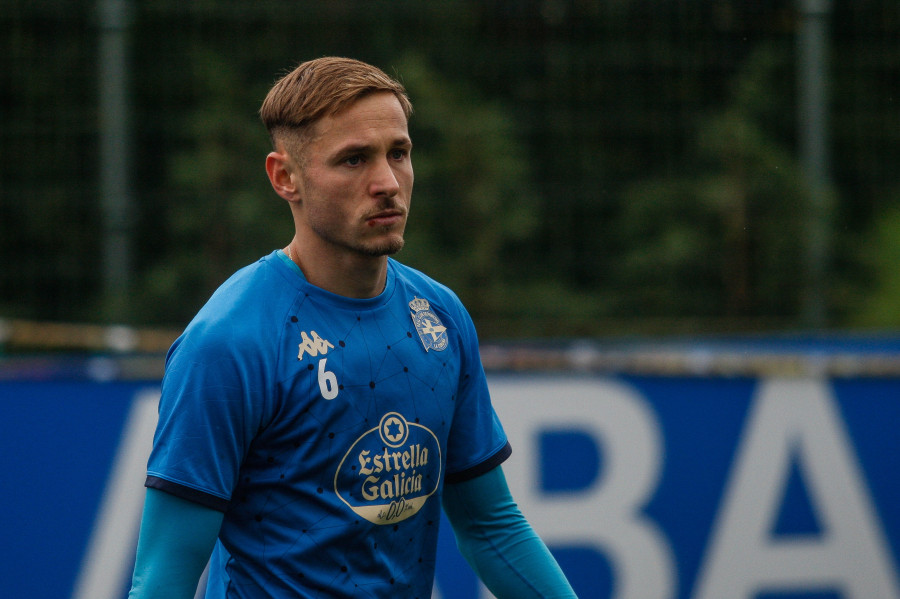 Isi Gómez: “¿El Córdoba? Estoy muy feliz de estar en el Depor, no me arrepiento de nada”