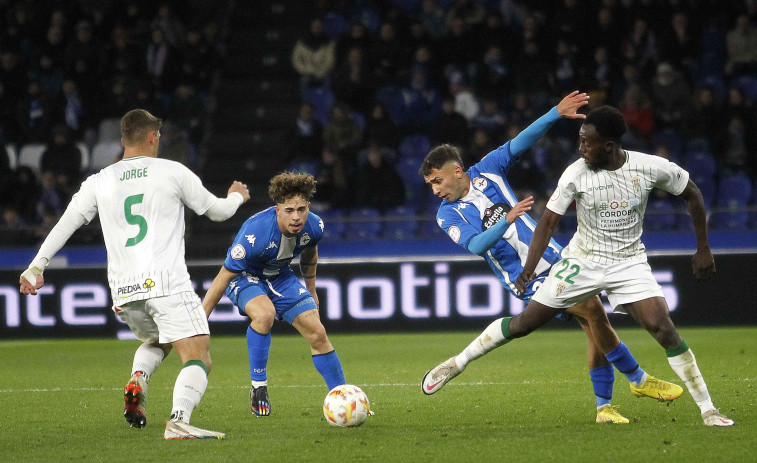 El Depor cae un puesto, pero aguanta en zona de playoff