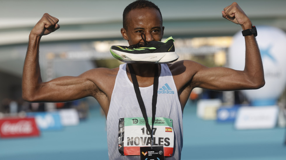 Tariku Novales establece un nuevo récord gallego de maratón
