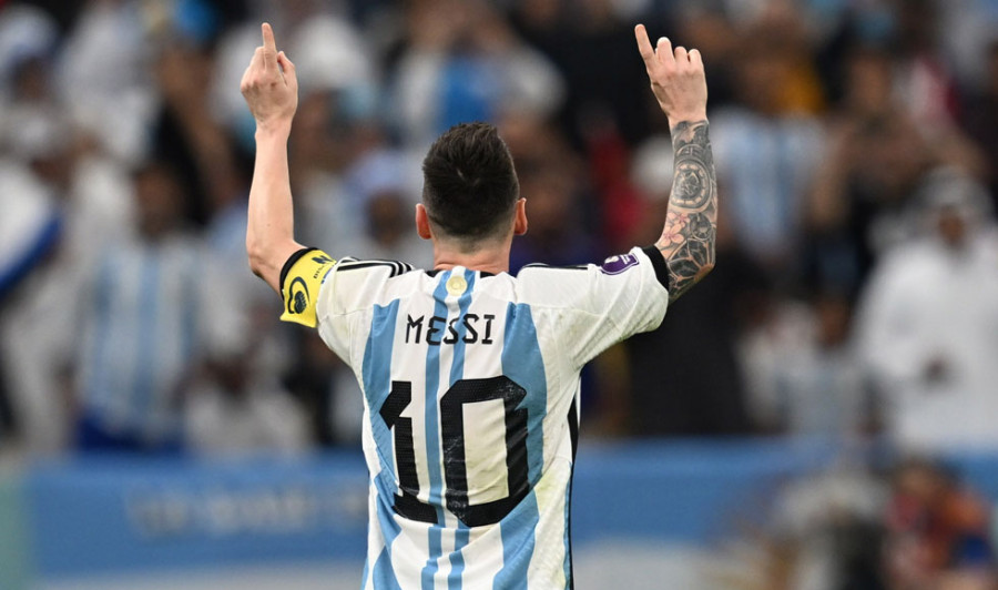 Una camiseta autografiada de Messi recauda 59.000 dólares en una subasta benéfica