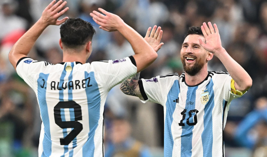 Messi y Julián Álvarez conducen a Argentina a la final (3-0)