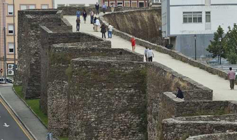 La Muralla de Lugo, punto de partida de la vuelta gallega O Gran Camiño