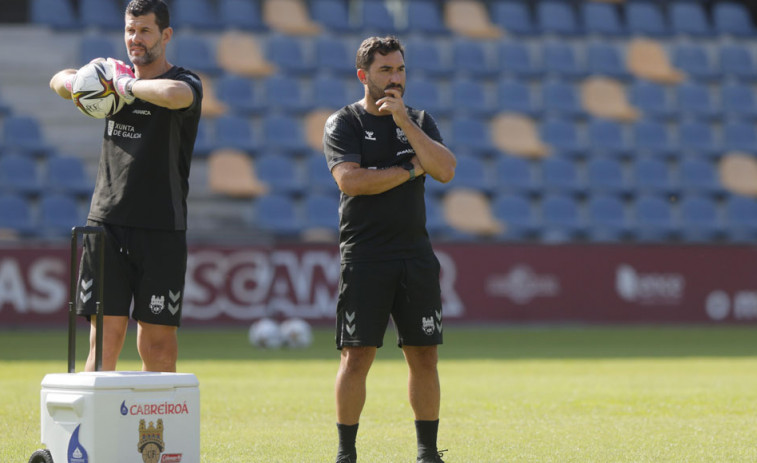 Antonio Fernández, técnico del Pontevedra: “No renunciamos a nada”