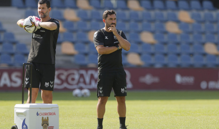 Antonio Fernández, técnico del Pontevedra: “No renunciamos a nada”