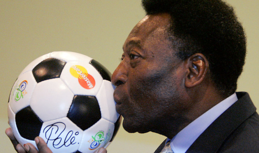 Pelé es recordado con homenajes en todo Brasil en el primer aniversario de su muerte