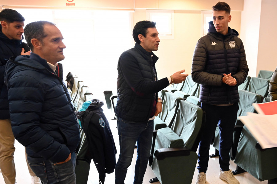 El Arteixo-Deportivo abre un torneo que finalizará mañana