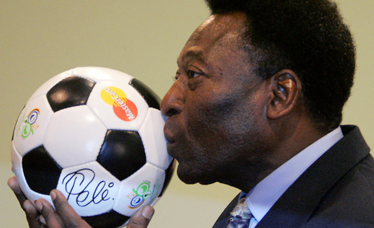 Fallece el futbolista brasileño Pelé a los 82 años