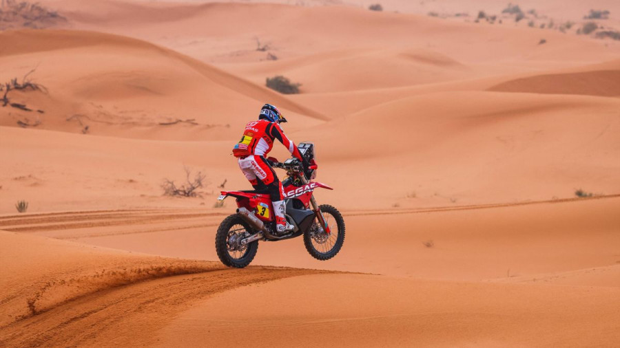 Sam Suderland, vigente campeón, abandona el Dakar tras un accidente