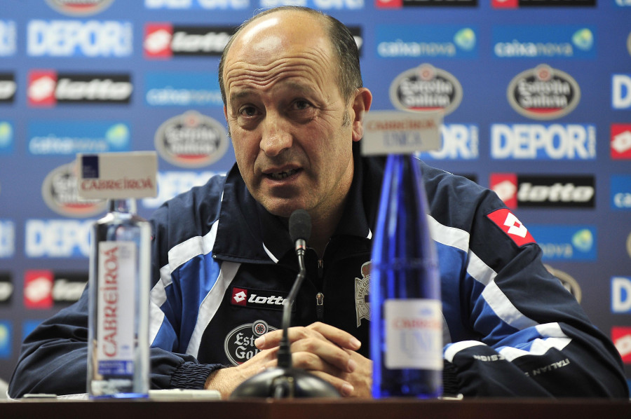 Lotina: “El Deportivo es el favorito pero la SD Logroñés no es un equipo roto”