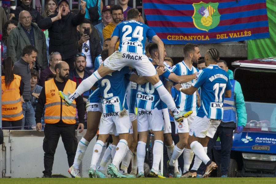 El Espanyol, a seguir vivo en la Copa tras coger aire en el derbi