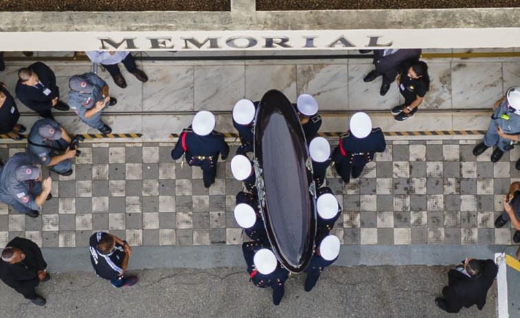 Pelé es enterrado en una ceremonia reservada a familiares y amigos