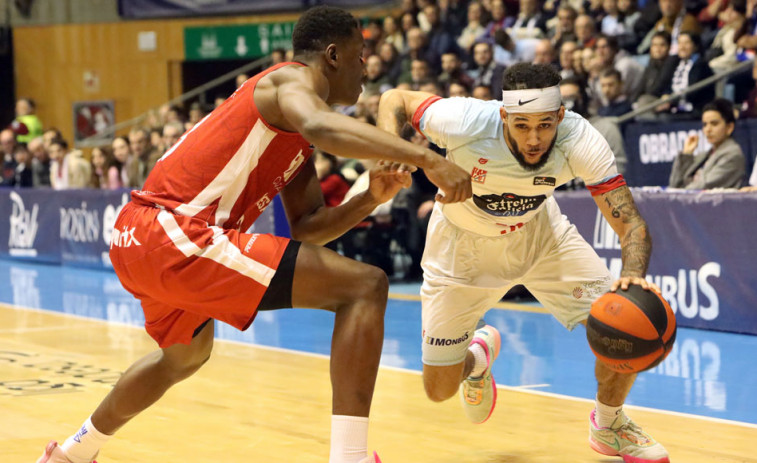 Robertson resucita al Monbus Obradoiro para tumbar a Manresa en la prórroga (104-99)