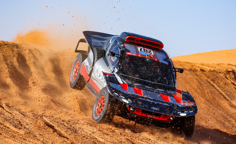 Al-Attiyah avanza hacia su quinto Rally Dakar y Carlos Sainz pierde sus opciones