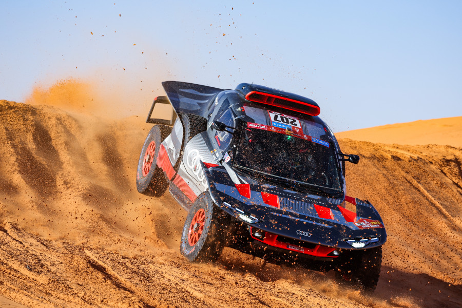 Al-Attiyah avanza hacia su quinto Rally Dakar y Carlos Sainz pierde sus opciones