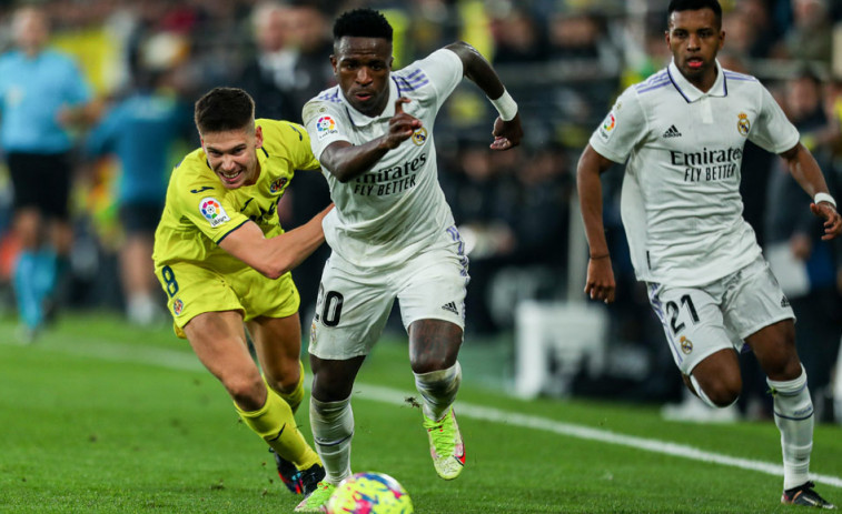 El Real Madrid cae en La Cerámica ante un brillante Villarreal  (2-1)