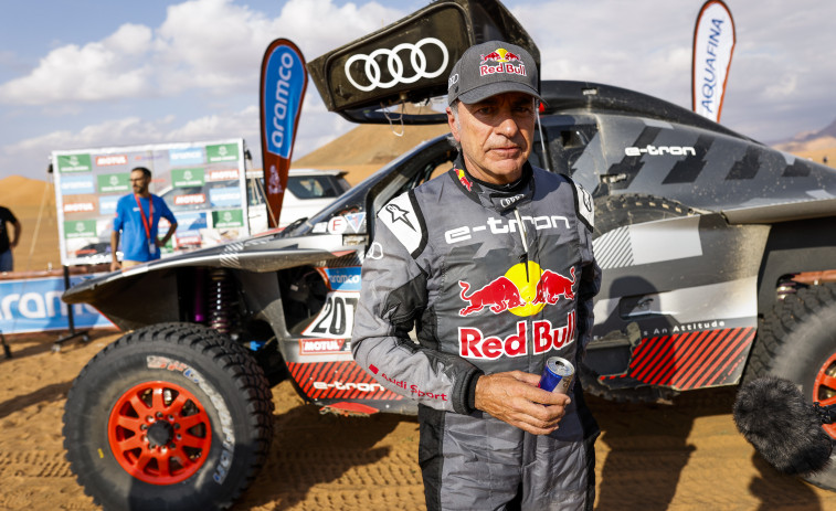 Una sanción arrebata a Sainz la victoria en la octava etapa del Dakar