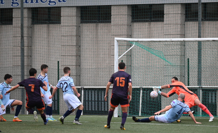 El Ribadeo hurga en la herida del Montañeros (1-2)