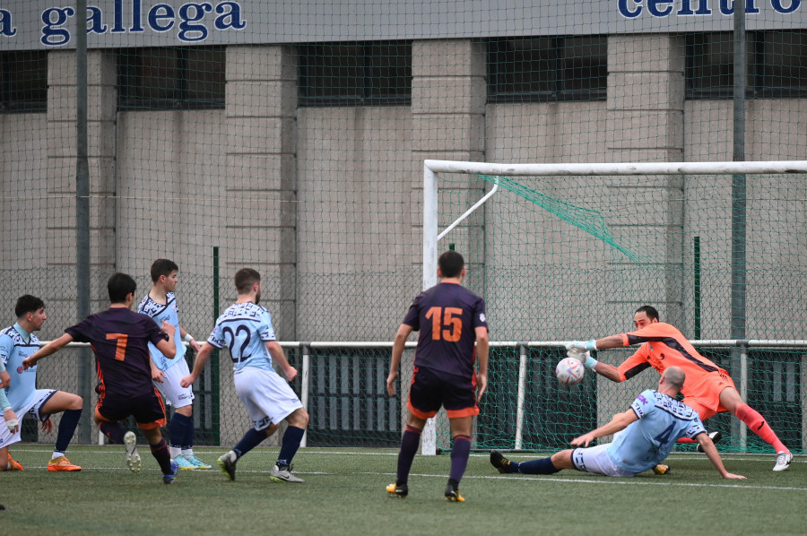 El Ribadeo hurga en la herida del Montañeros (1-2)