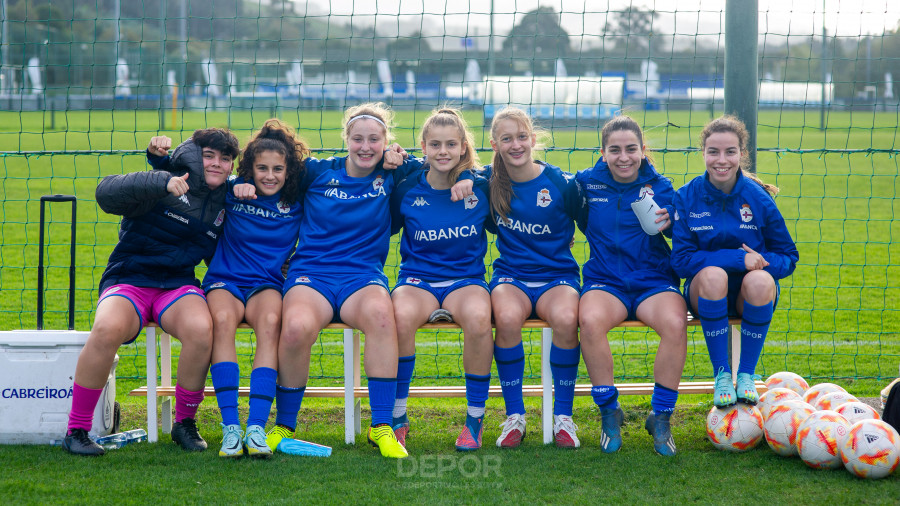 La defensa deportivista Elena Vázquez, citada por la selección española sub-17