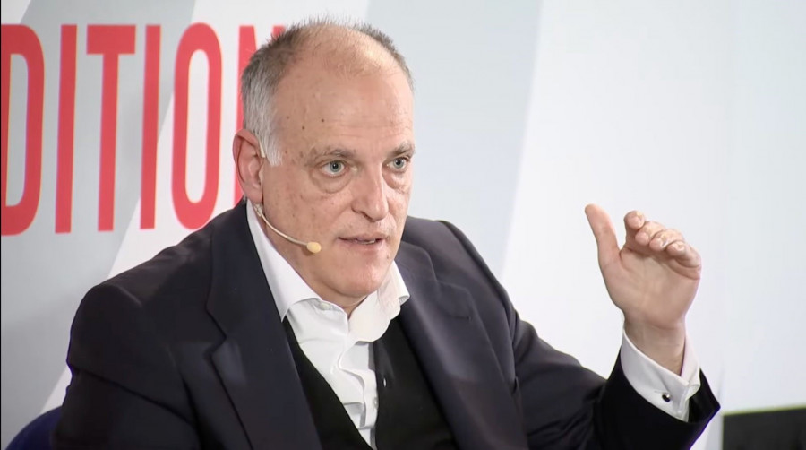 Tebas acusa a la Premier de no ser "sostenible" y distorsionar el mercado