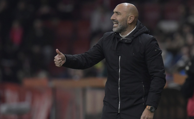 Abelardo destituido como entrenador del Sporting