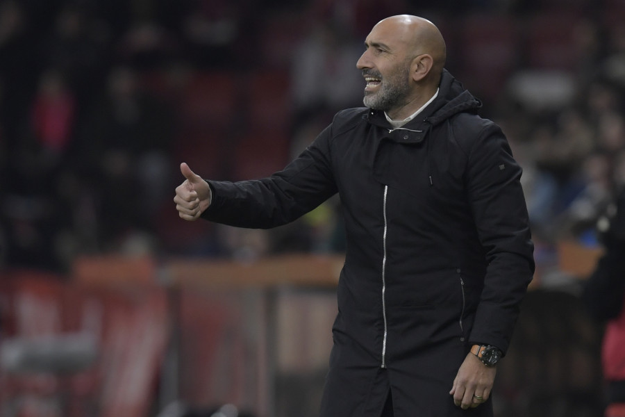 Abelardo destituido como entrenador del Sporting