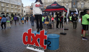 La San Silvestre Coruña recoge alimentos para la Cocina Económica y Cáritas