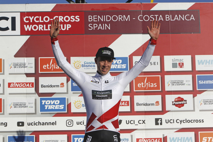 Van der Poel vence ante Van Aert en Benidorm y Sweeck gana la Copa del Mundo