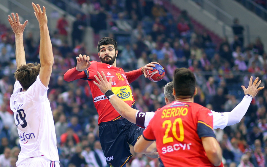 La selección española de balonmano sufre una derrota indolora (26-28)