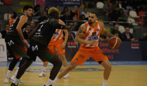 Un asterisco adorna la primera vuelta del Leyma Basquet Coruña