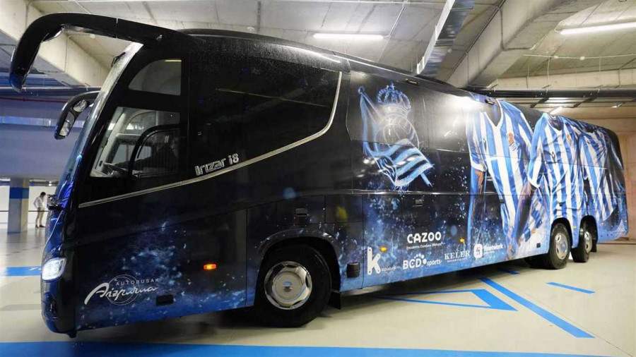 El atrevido autobús negro de la Real Sociedad